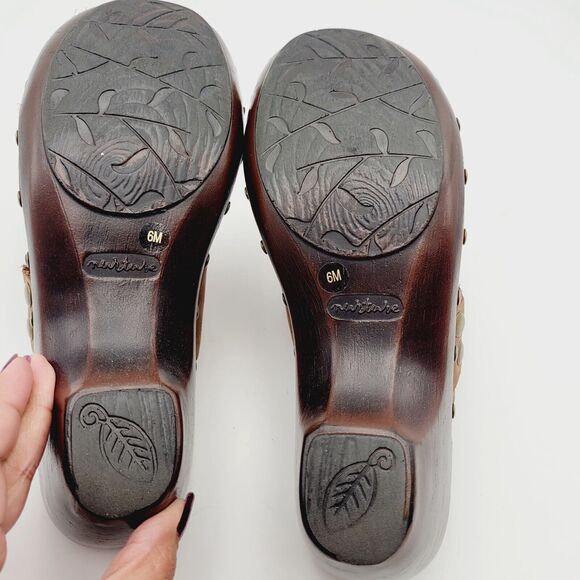 Nurture Cayman Brown Leather Comfort Clogs Mules Metal Hardware Women’s 6 M - Picture 8 of 9